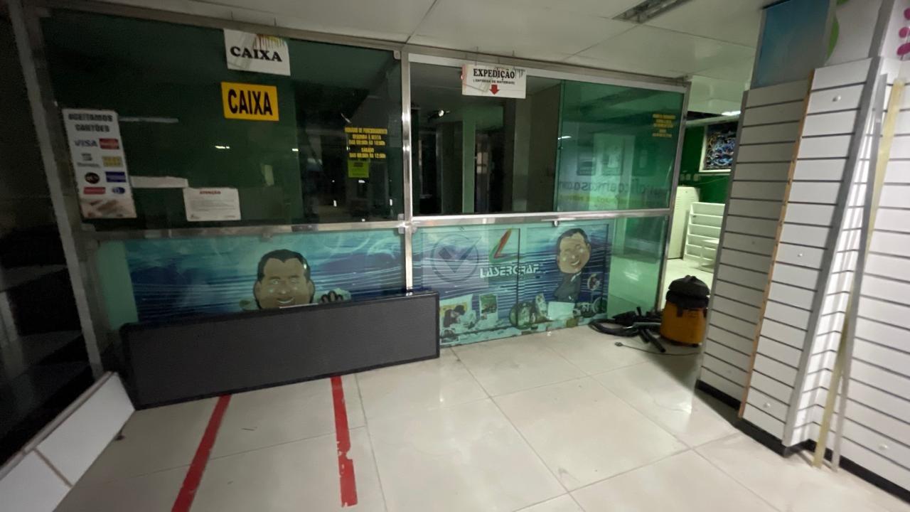 Prédio Comercial no Centro: Localização Privilegiada e Ampla Infraestrutura - Foto 4