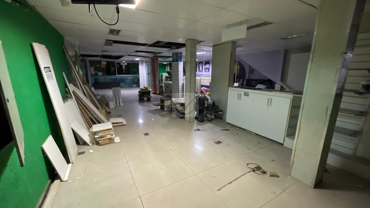 Prédio Comercial no Centro: Localização Privilegiada e Ampla Infraestrutura - Foto 2