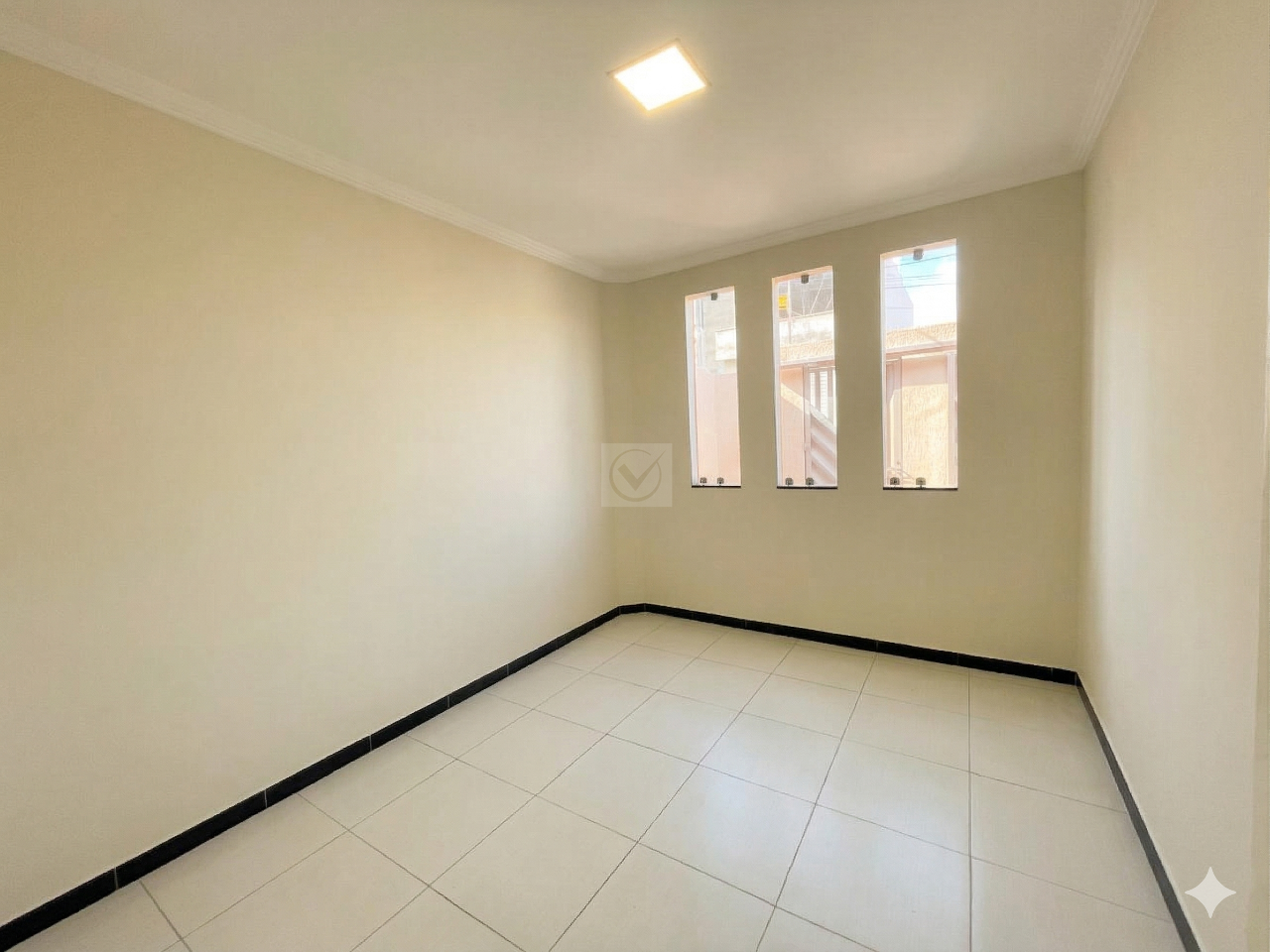 Tradição e Muito Espaço no Bairro Porto! Casa Ampla de 3 Quartos com Quintal - Foto 8