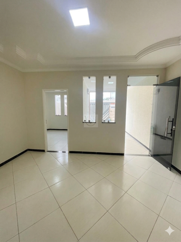 Tradição e Muito Espaço no Bairro Porto! Casa Ampla de 3 Quartos com Quintal - Foto 4