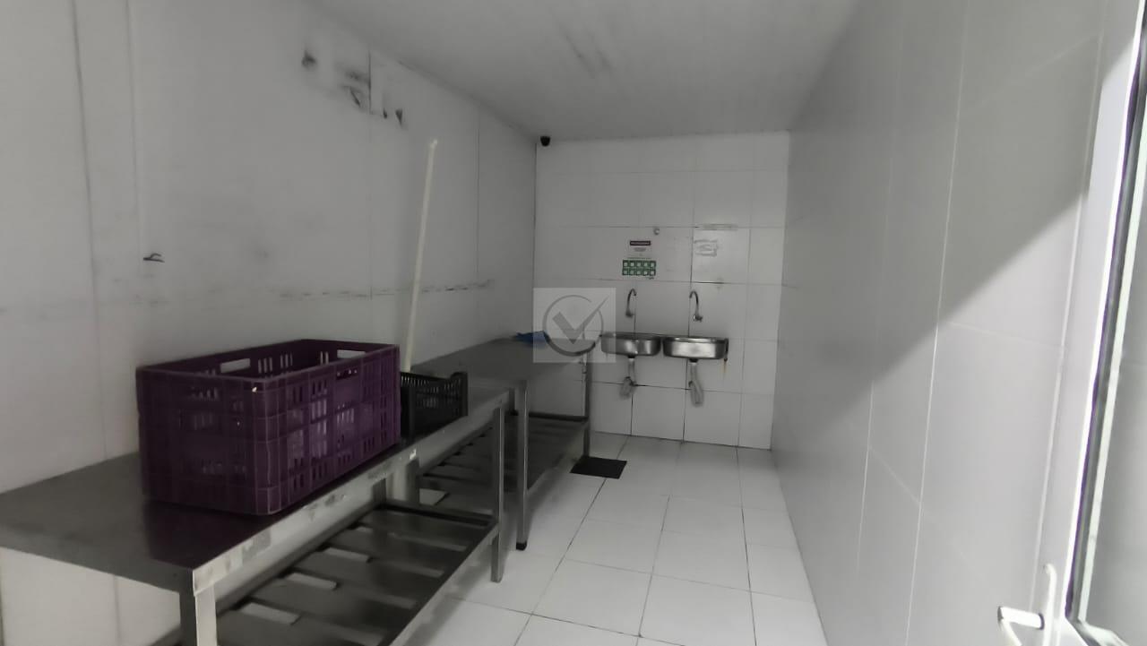 Oportunidade Única: Amplo Ponto Comercial na Farolândia com 548m² e Infraestrutura Completa - Foto 18