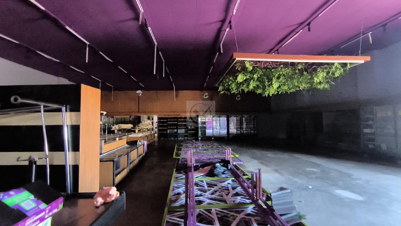 Oportunidade Única: Amplo Ponto Comercial na Farolândia com 548m² e Infraestrutura Completa - Foto 9