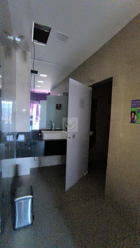 Oportunidade Única: Amplo Ponto Comercial na Farolândia com 548m² e Infraestrutura Completa - Foto 16