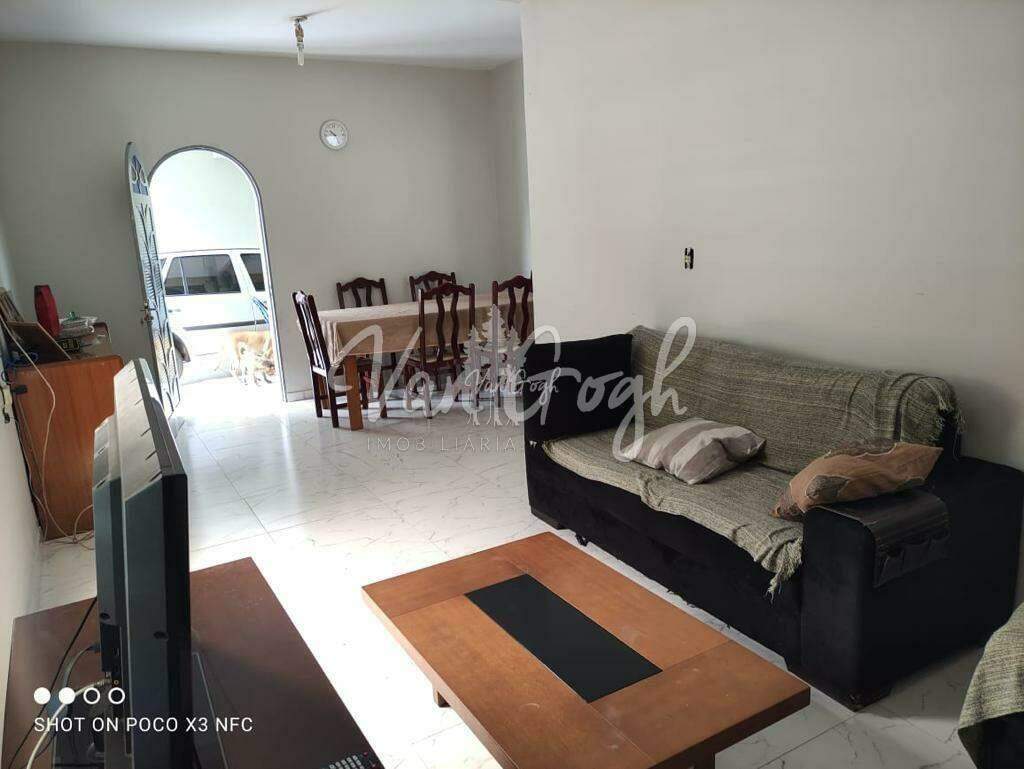 Casa com 3 quartos à venda, 200m² — foto 8 de 23