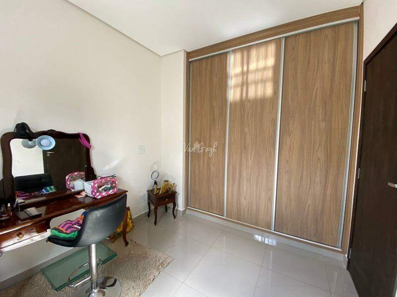 Casa com 3 quartos à venda, 140m² — foto 17 de 18