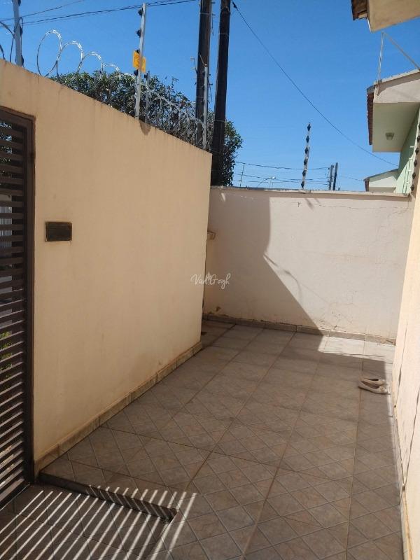 Casa com 3 quartos à venda, 150m² — foto 2 de 17