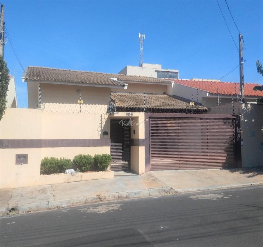 Casa com 3 quartos à venda, 150m² — foto 1 de 17