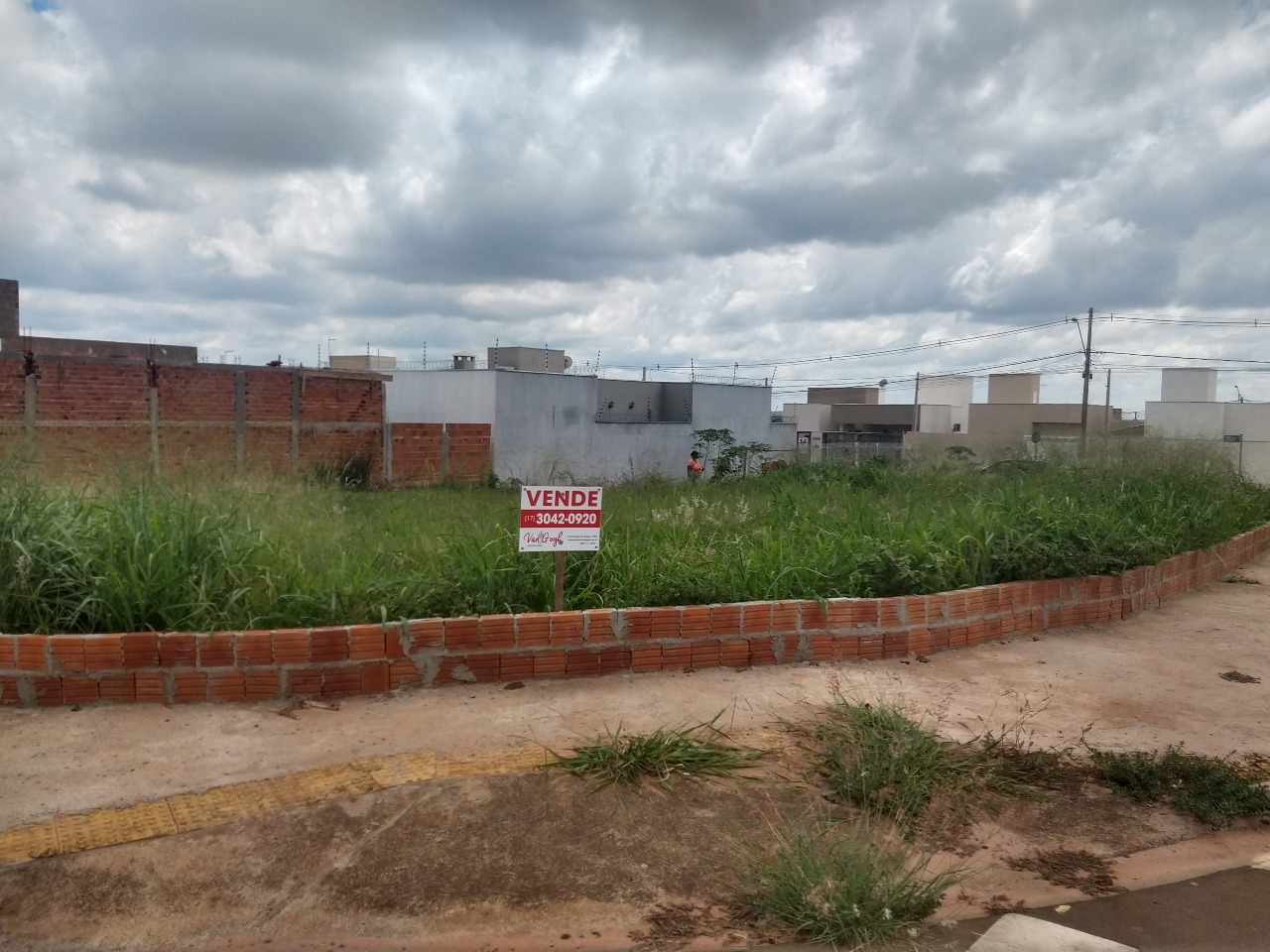 Terreno / Lote / Condomínio  à venda, 235m² — foto 1 de 4