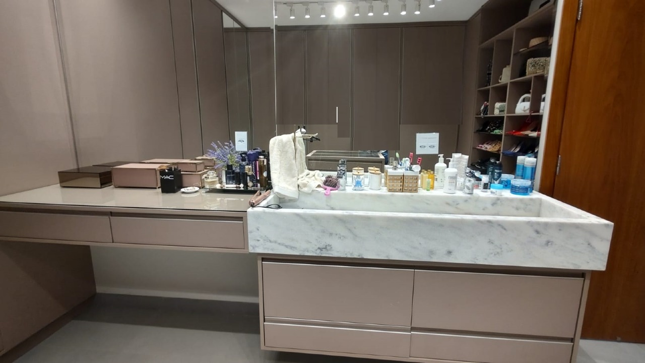 Casa de Condomínio com 4 quartos à venda, 344m² — foto 15 de 23