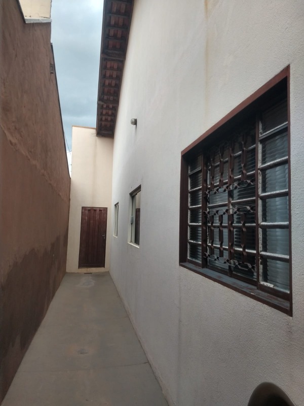 Casa com 4 quartos à venda, 180m² — foto 4 de 16