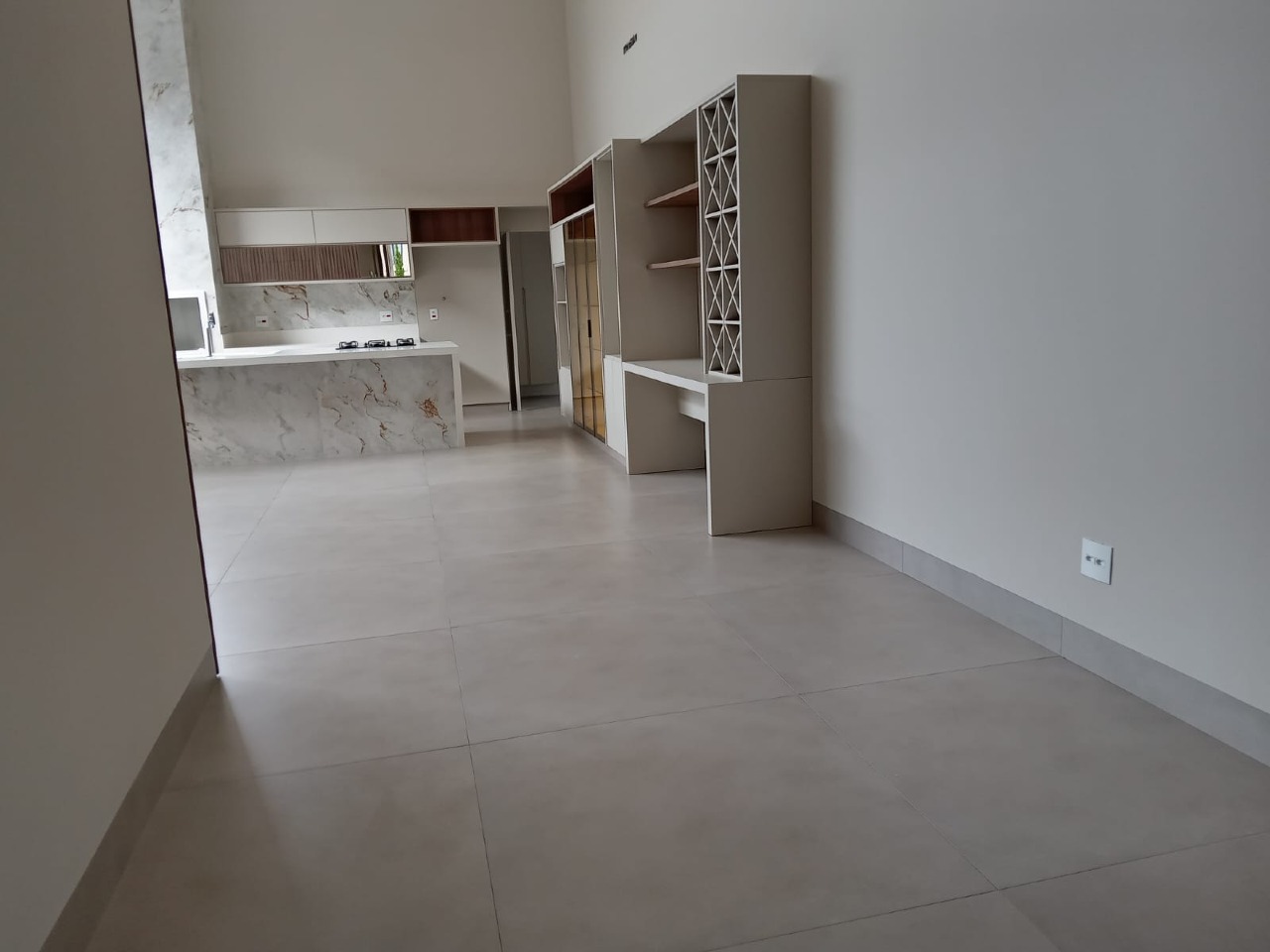 Casa de Condomínio com 4 quartos à venda, 280m² — foto 3 de 16