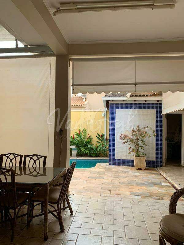 Casa de Condomínio com 4 quartos à venda, 300m² — foto 2 de 27