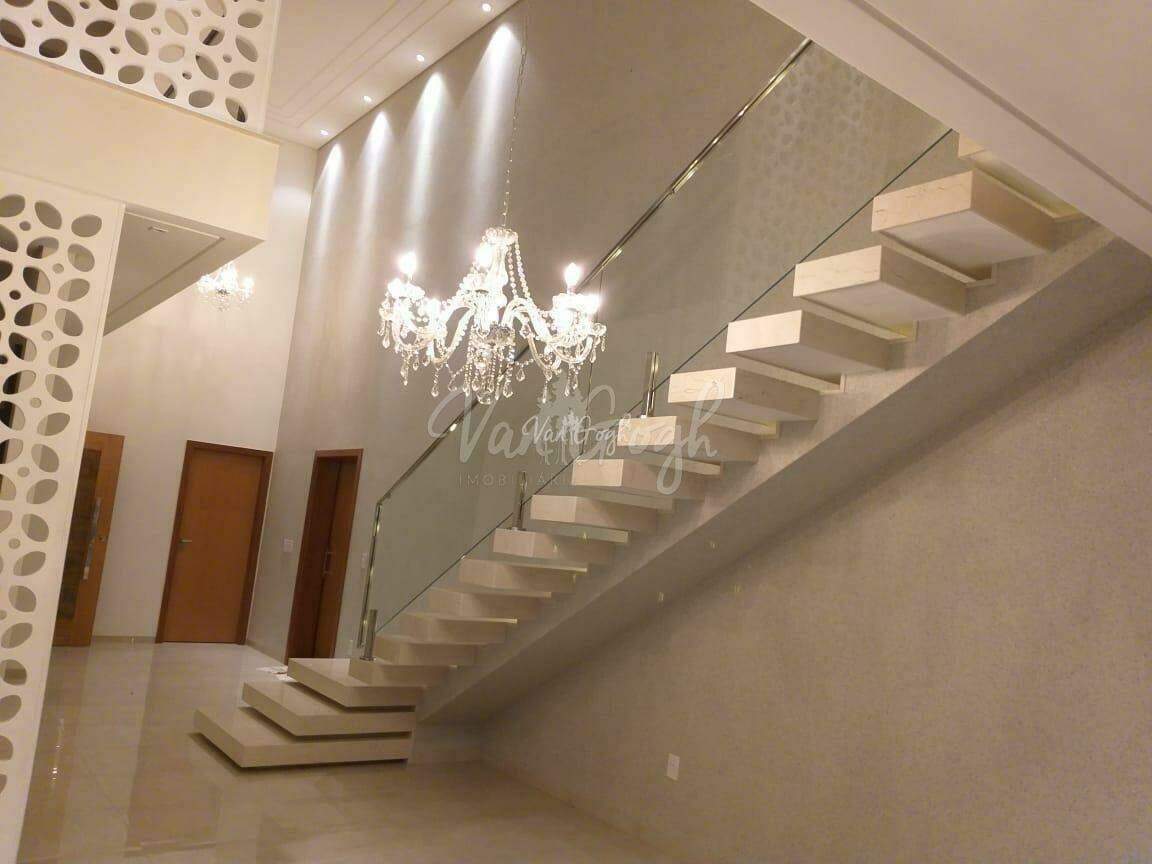 Casa de Condomínio com 3 quartos à venda, 240m² — foto 2 de 7