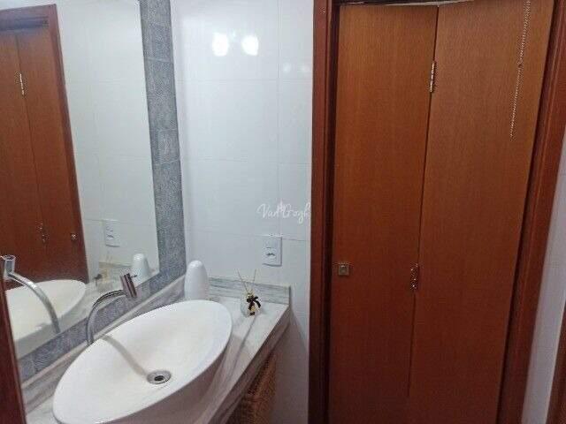 Casa de Condomínio com 4 quartos para aluguel, 275m² — foto 13 de 21
