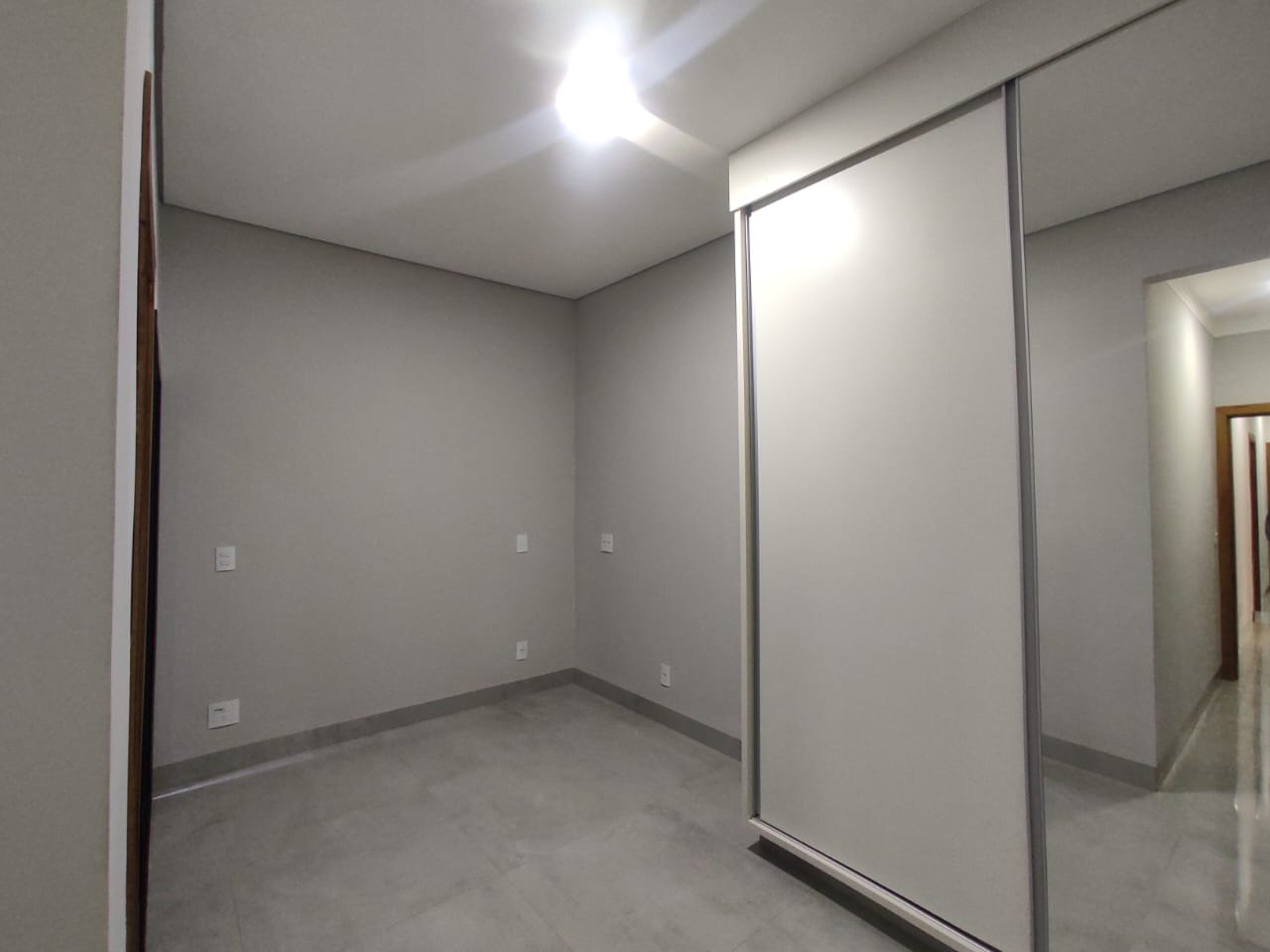 Casa de Condomínio com 3 quartos para aluguel, 160m² — foto 8 de 33
