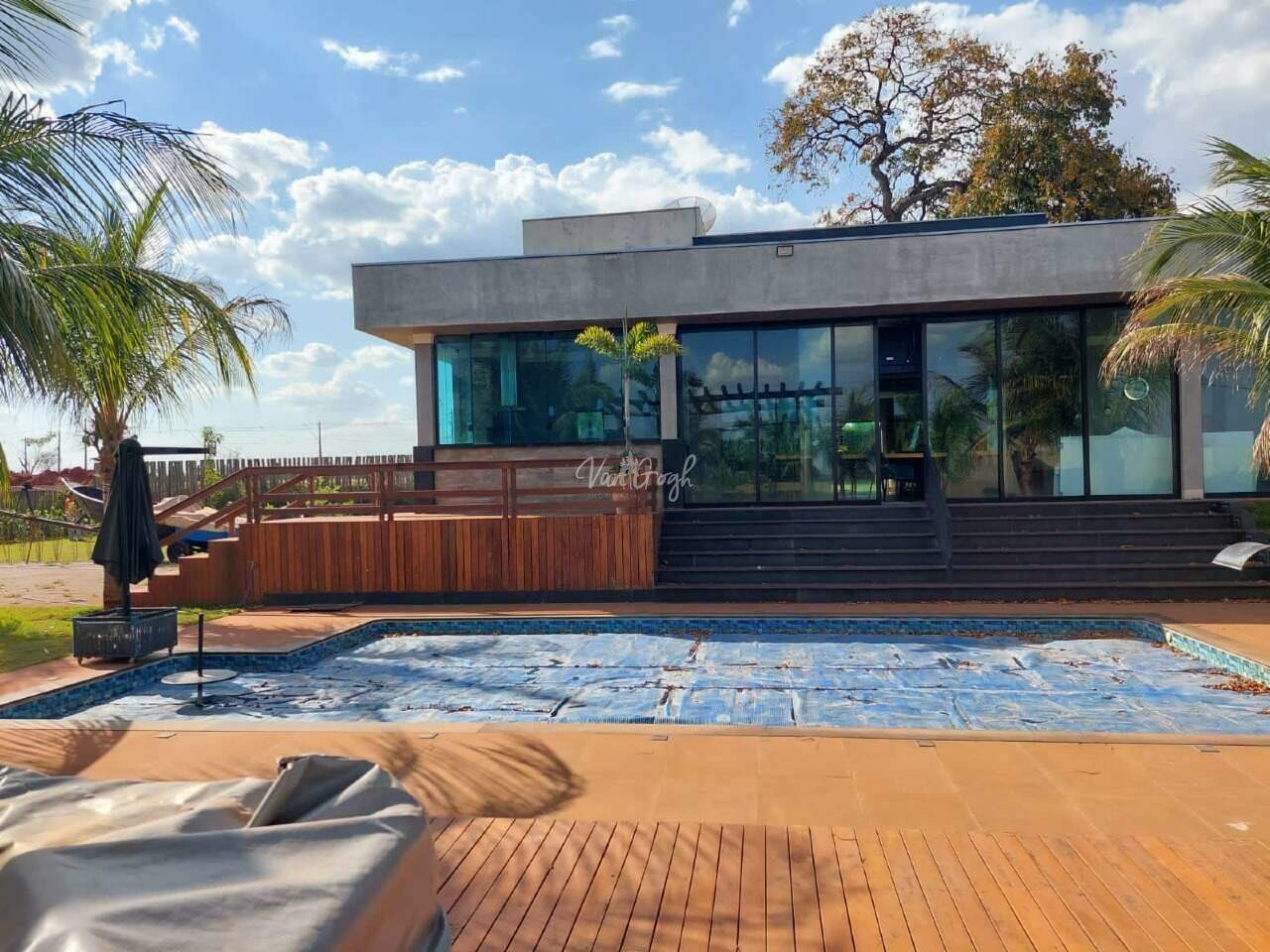 Fazenda / Sítio / Chácara  à venda, 340m² — foto 1 de 16