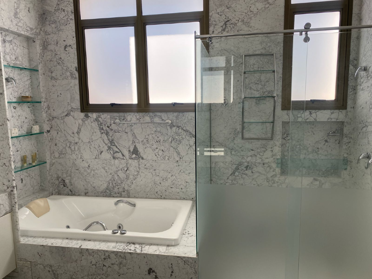 Casa de Condomínio com 3 quartos à venda, 380m² — foto 14 de 29