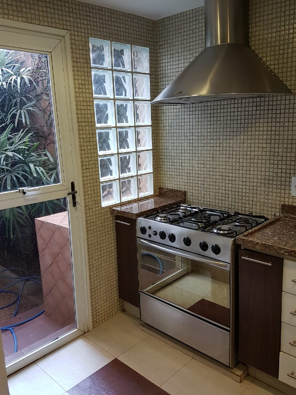 Sobrado com 2 quartos à venda, 297m² — foto 2 de 25