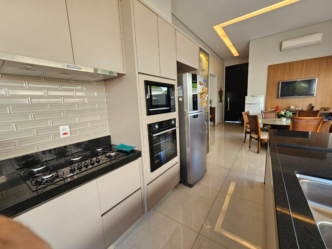 Casa de Condomínio com 3 quartos à venda, 208m² — foto 22 de 26