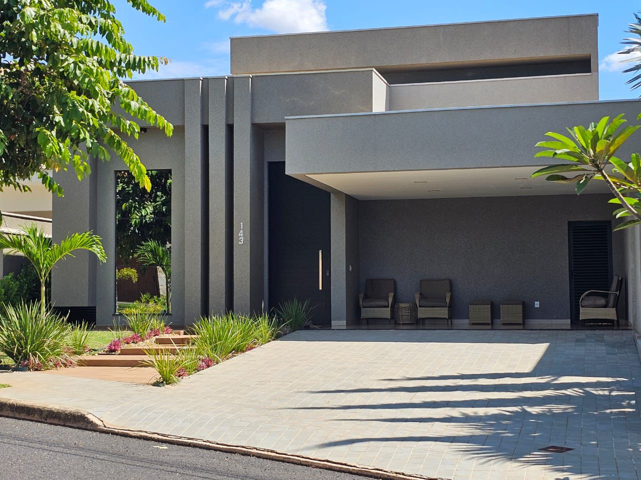 Casa de Condomínio com 3 quartos à venda, 208m² — foto 1 de 26