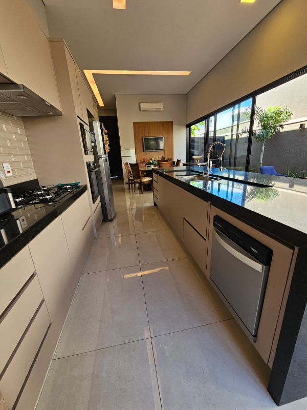 Casa de Condomínio com 3 quartos à venda, 208m² — foto 8 de 26