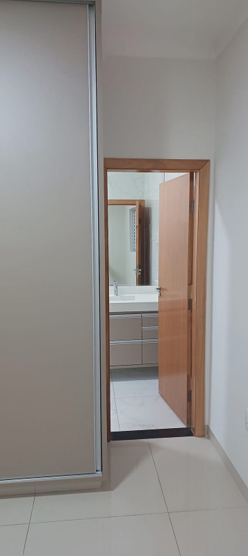 Casa de Condomínio com 3 quartos para aluguel, 216m² — foto 7 de 16