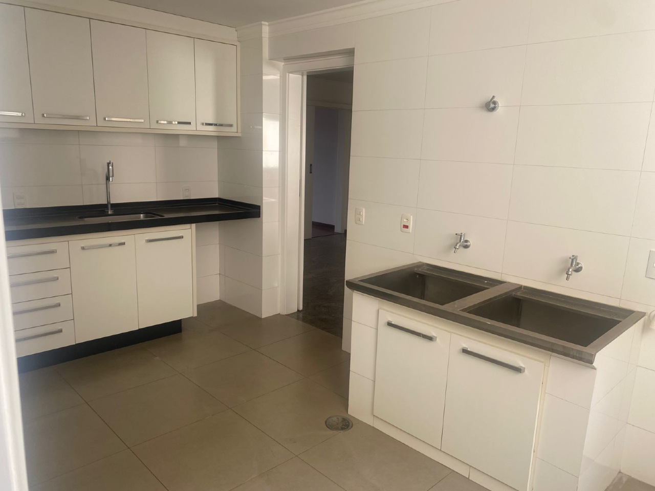 Apartamento com 4 quartos à venda, 269m² — foto 25 de 29