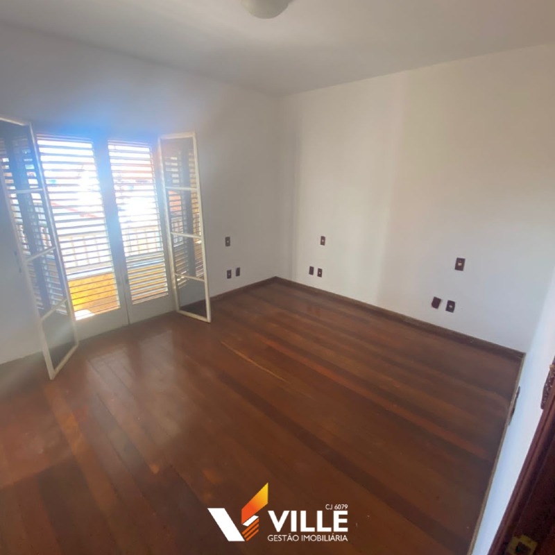 Casa à venda no Centro: 