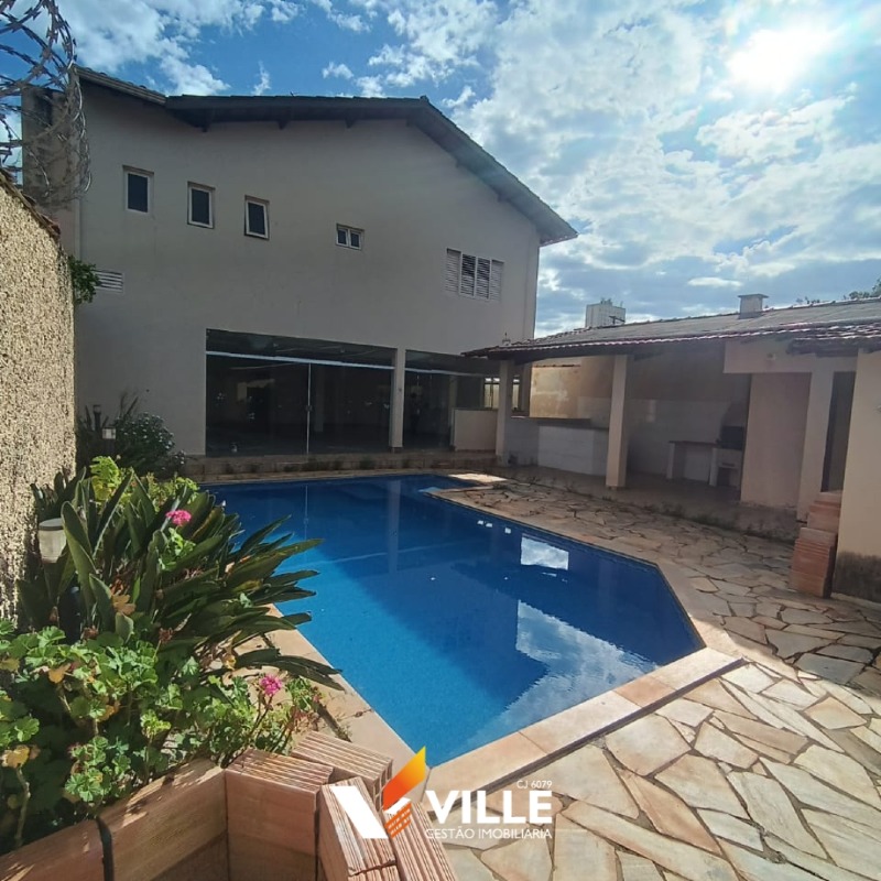 Casa à venda no Centro: 