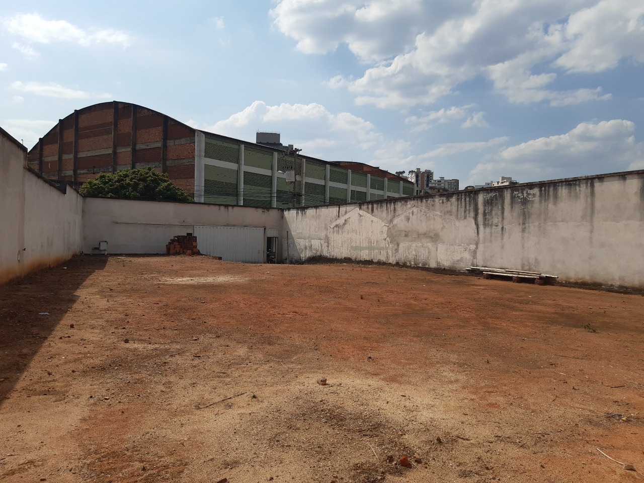 LOTE para aluguel no CERQUEIRA LIMA: 