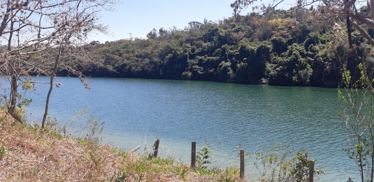 LOTE à venda no COND. VALE DAS FLORES: 