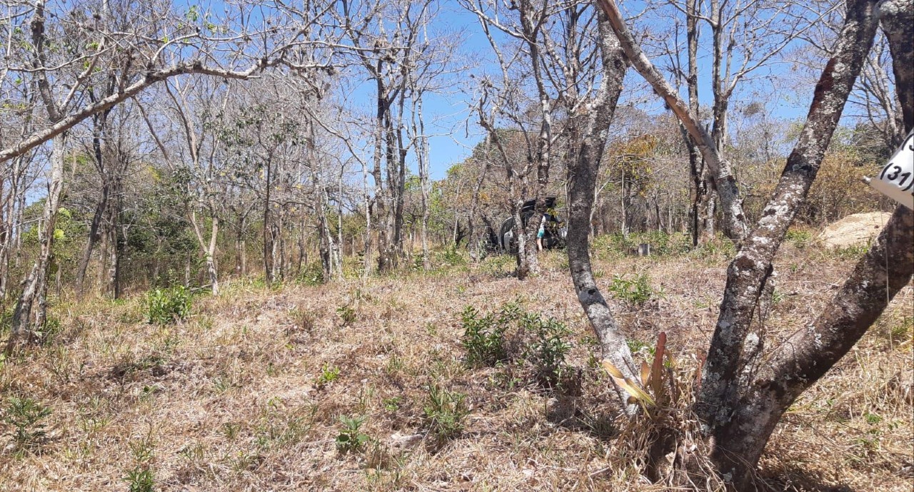 LOTE à venda no COND. VALE DAS FLORES: 