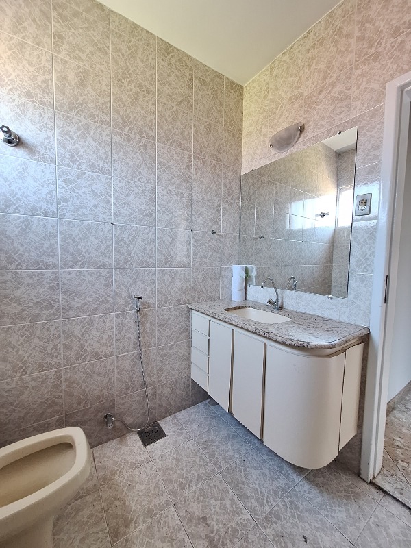 CASA para aluguel no CENTRO: 