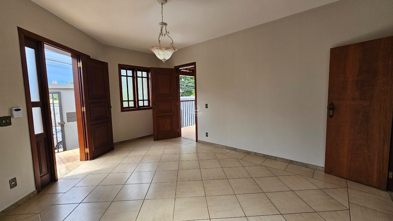 CASA à venda no CERQUEIRA LIMA: 