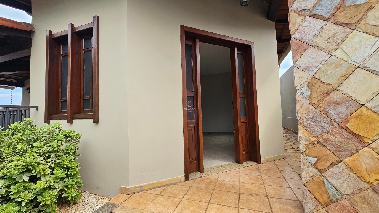 CASA à venda no CERQUEIRA LIMA: 