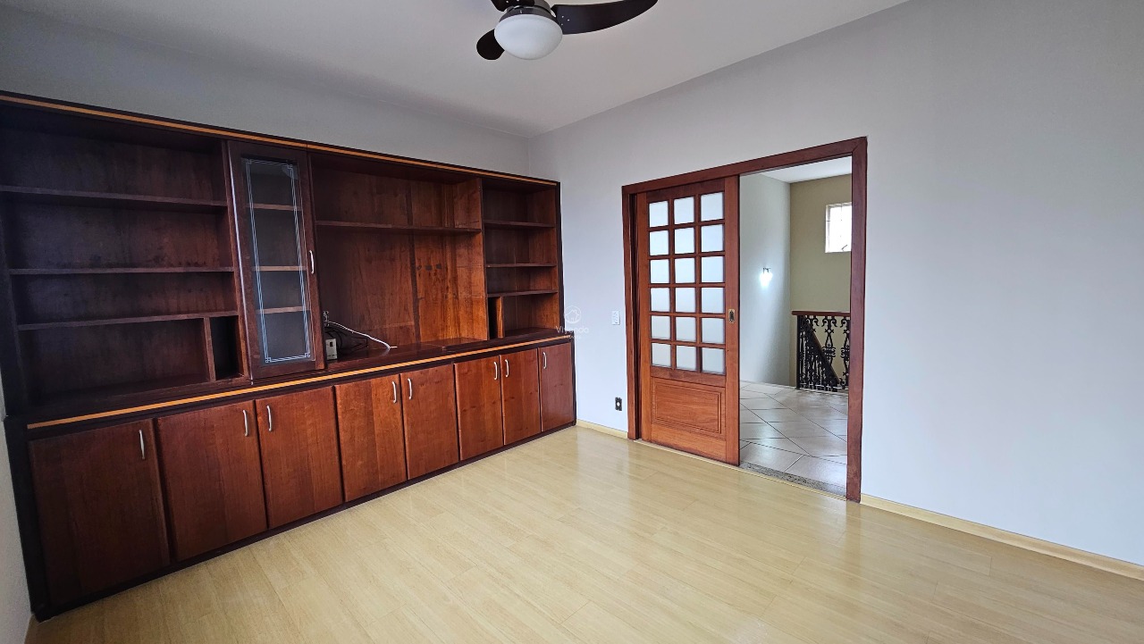 CASA à venda no CERQUEIRA LIMA: 