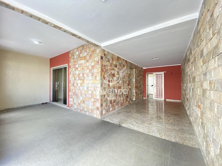Casa para Comprar em PADRE EUSTAQUIO - ITAUNA - Minas Gerais