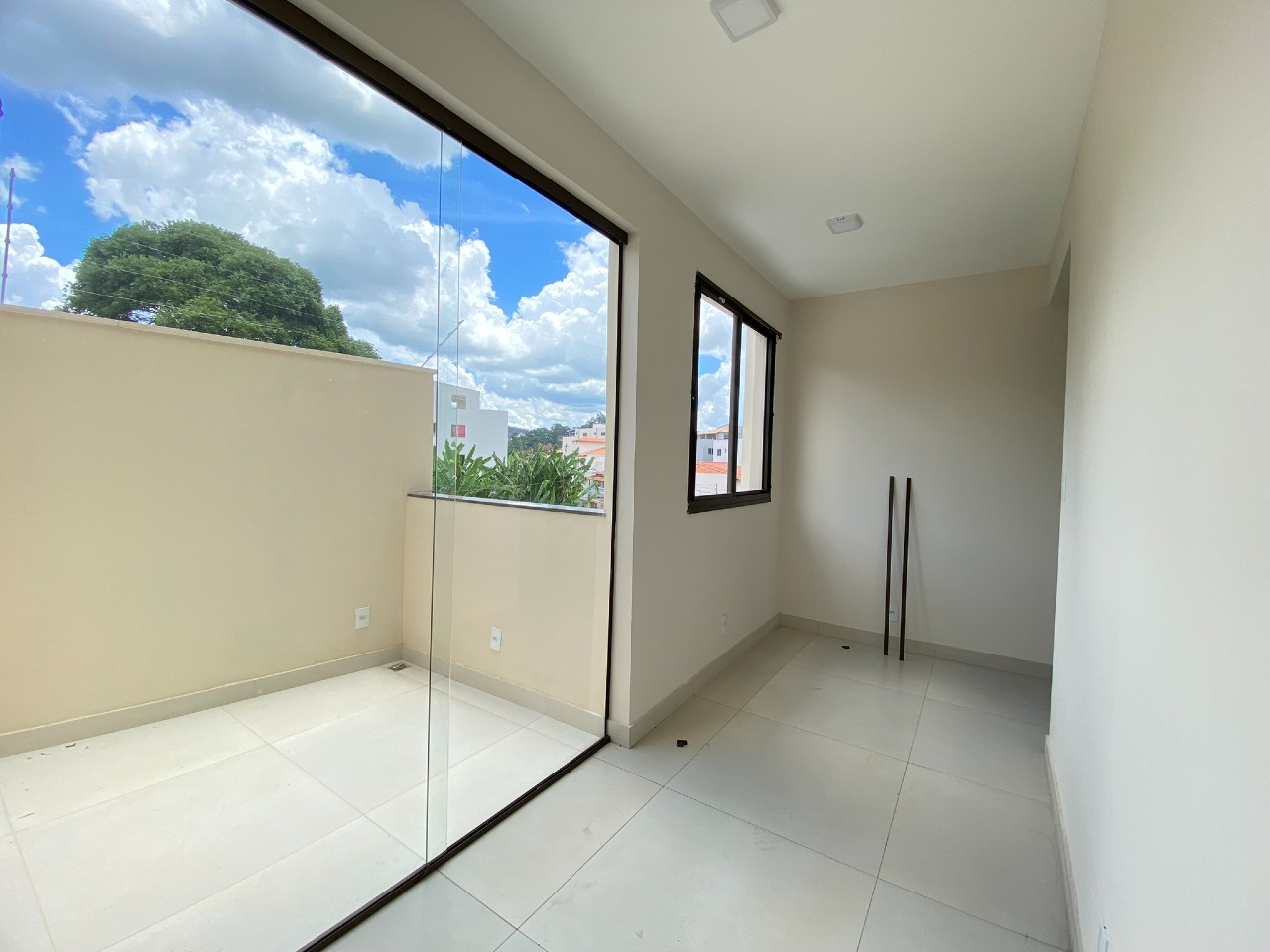 APARTAMENTO COM AREA à venda no LOURDES: 