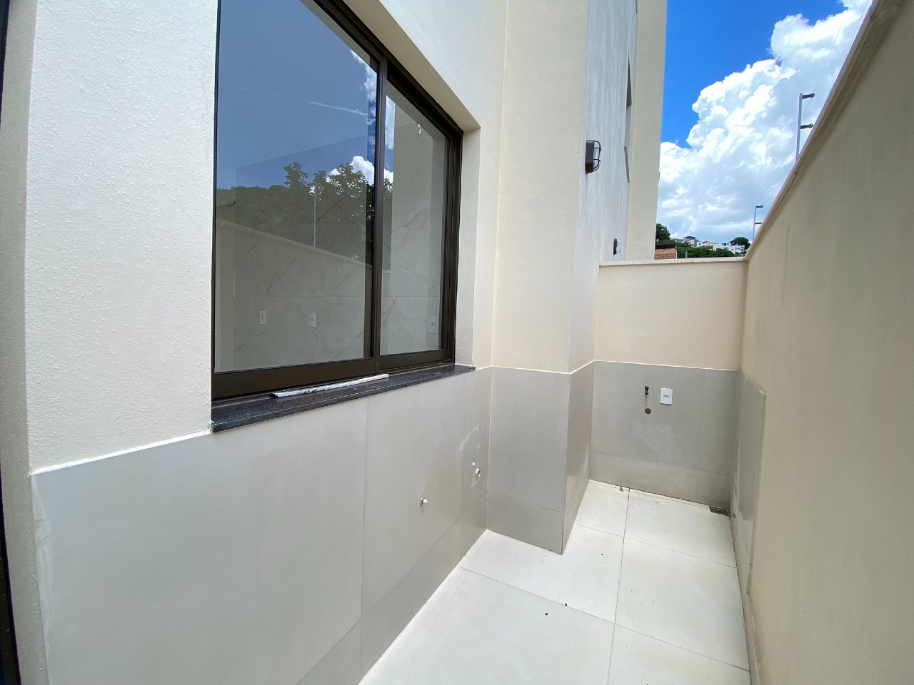 APARTAMENTO COM AREA à venda no LOURDES: 