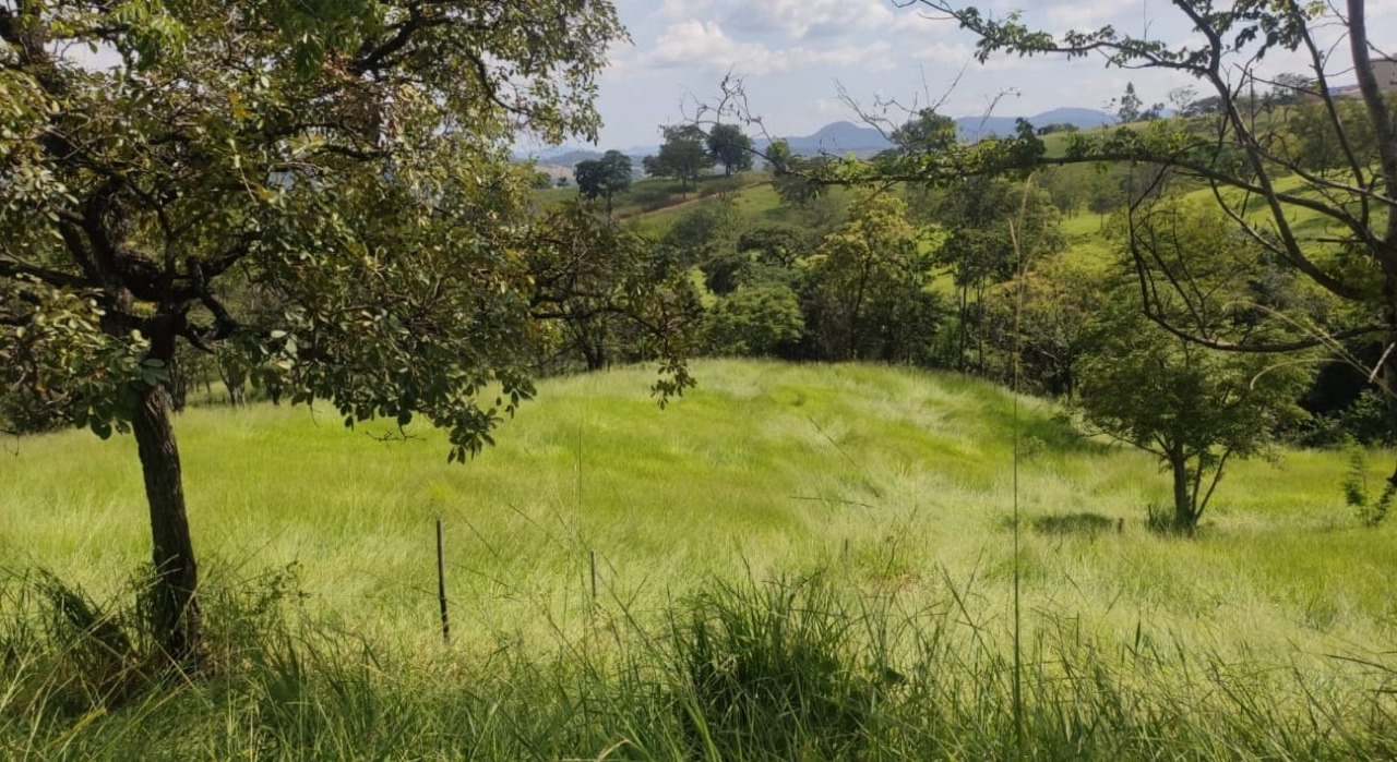 LOTE à venda no VALE DAS AROEIRAS: 