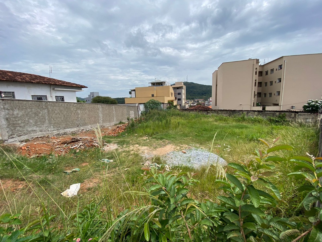 LOTE à venda no GRAÇAS: 