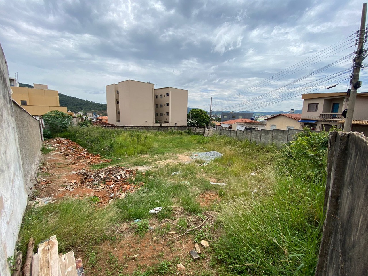 LOTE à venda no GRAÇAS: 