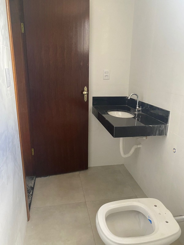 APARTAMENTO COM AREA à venda no TROPICAL: 