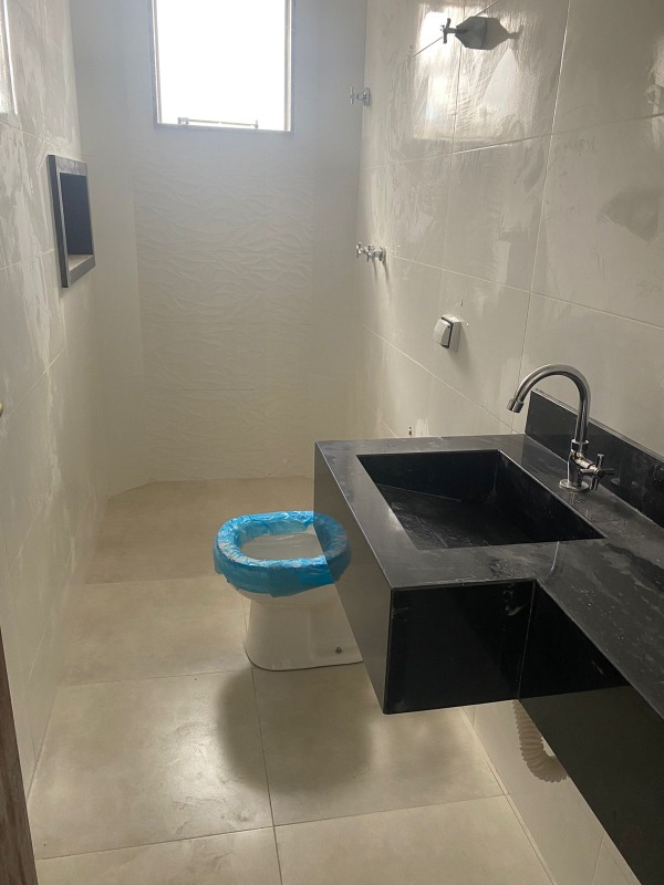 APARTAMENTO COM AREA à venda no TROPICAL: 