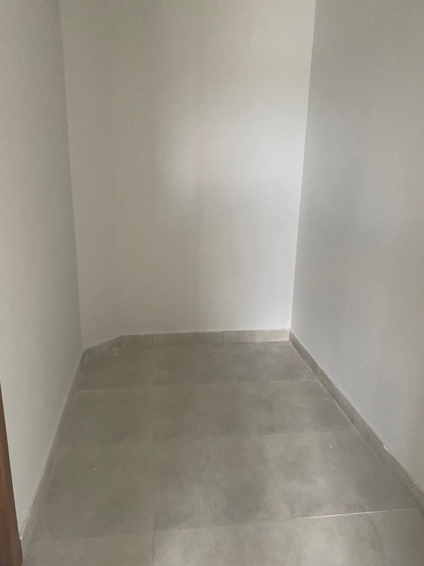 APARTAMENTO COM AREA à venda no TROPICAL: 