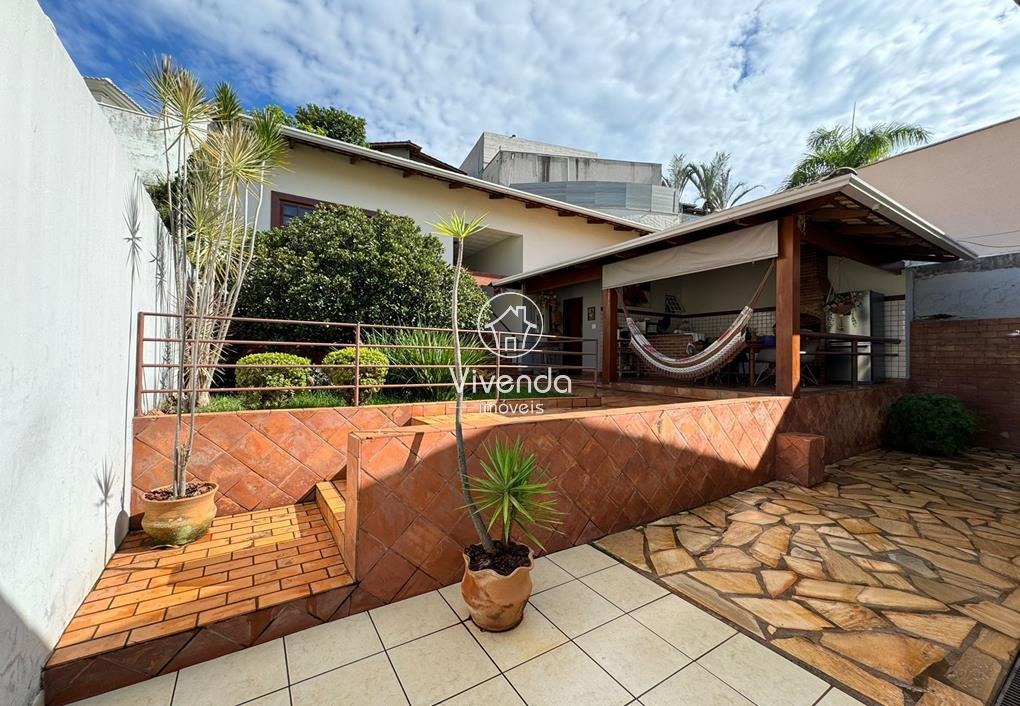 CASA à venda no CENTRO: 