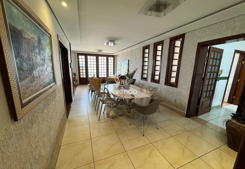 CASA à venda no CENTRO: 