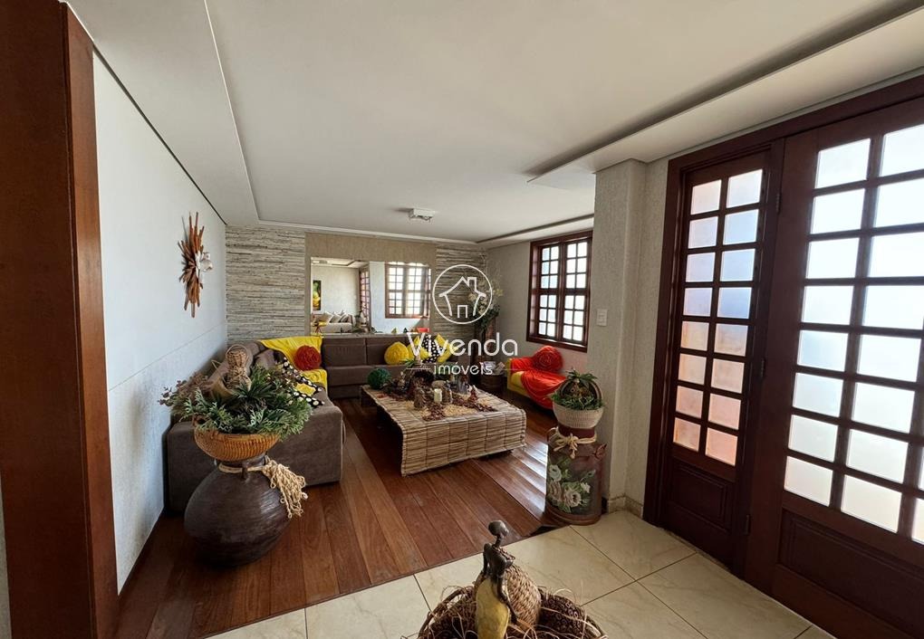 CASA à venda no CENTRO: 