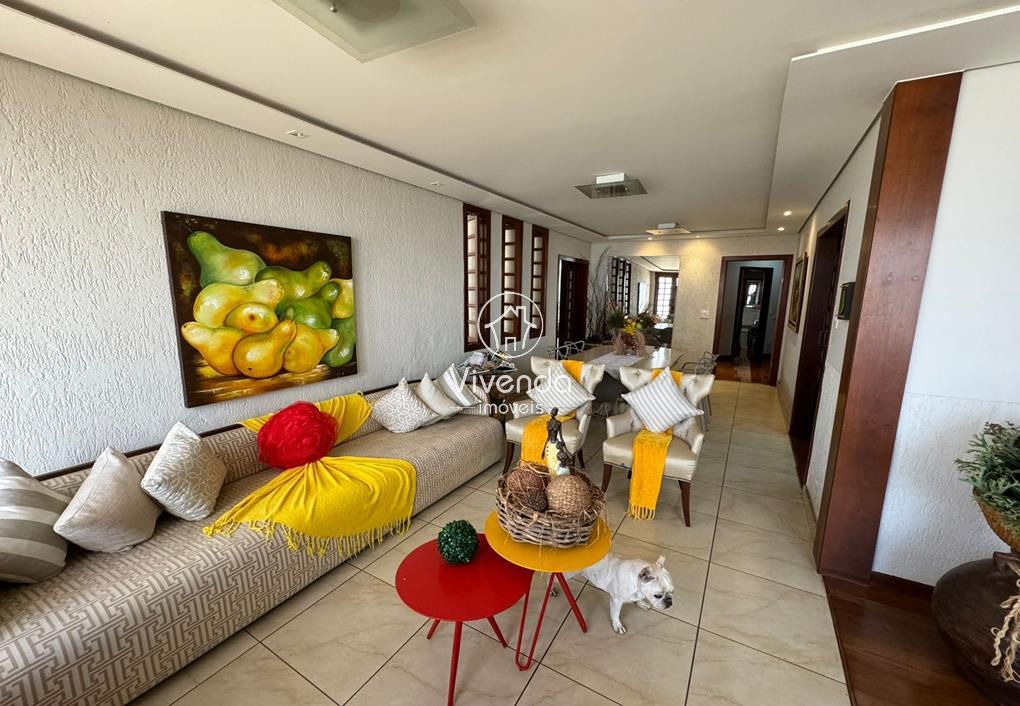 CASA à venda no CENTRO: 