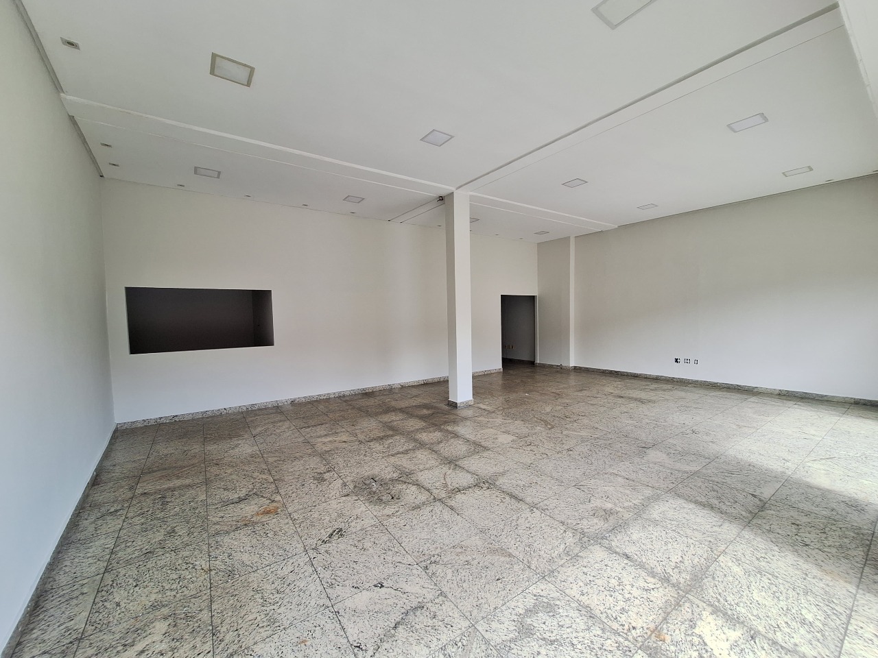 LOJA para aluguel no CENTRO: 